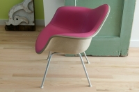 457_eameshermanmillerhotpinkloungechair--002.jpg