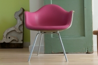 457_eameshermanmillerhotpinkloungechair--006.jpg