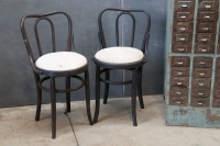 479_889bentwood-thonet-small-stool-chairs5.jpg