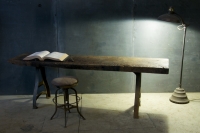 513_920early-19th-century-walnut-work-table4.jpg