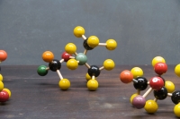 925_1461vintage-student-chemistry-model-big-ball2.jpg
